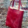 Vivia - the leather shopping bag with practice breviary
