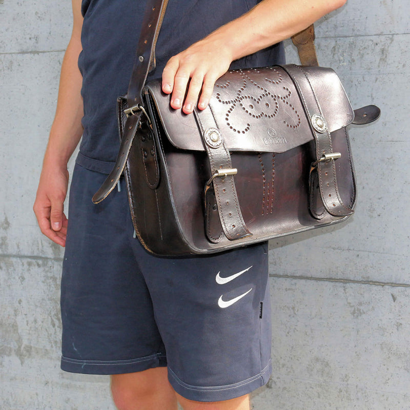 Blacksmith - practical, handy leather shoulder bag